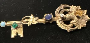 vintage Coro brooch key Vintage 1950s  A Katz blue rhineston signet beautiful! - Picture 1 of 5