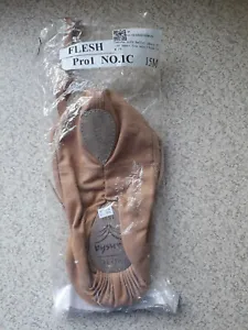 Sansha PRO 1C canvas ballet shoes, flesh colour, Size 15M (UK 10.5). New in bag - Picture 1 of 6