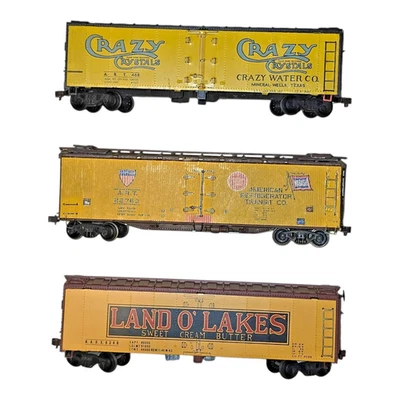 3 Vintage HO Gauge Reefers Wood Tin Sided Diecast Kadee Couplers RTR READ - Image 1 of 4