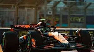 Spark Y416 1/64 McLaren MCL38 No.4 Winner Abu Dhabi GP 2024 Model Car - Picture 1 of 6