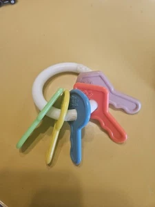 Vintage 1975" The First Years" Key Ring Baby Rattle Toy Plastic 5 Keys Teether - Picture 1 of 7