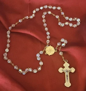 Vintage Beautiful Shimmer Glass Beaded Rosary, Inscribed Gold Metal Cross/Link. - Imagen 1 de 14