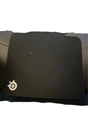 Alfombrilla de ratón serie acero y en muy buen estado. Foto 1 de 3