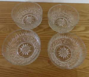 4 x Vintage Glass Ravenhead WHITE FIRE -FRUIT / DESSERT DISHES or BOWL - 12cm - Picture 1 of 4