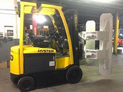 2017 HYSTER E60XN-33 EMPILHADEIRA ELÉTRICA DE 6000 LIBRAS COM BRAÇADEIRA DE ROLO 64" 6600 HORAS - Imagem 1 de 4