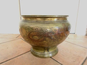 ANTIQUE BRASS JARDINIERE PLANT POT - BURNISHED CHINESE DRAGONS - 1900's - HUGE - Picture 1 of 8