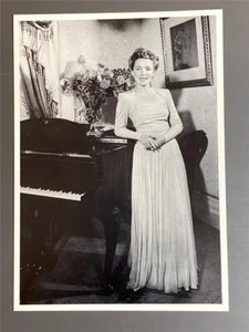 Helen Hayes (c 1900) First Lady of American Theater Postcard Photo Photograph - Picture 1 of 1