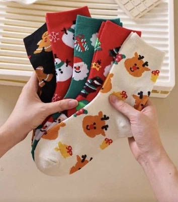 2 pares de meias femininas de Natal difusas – meias quentes e aconchegantes de inverno (aleatórias) - Imagem 1 de 4