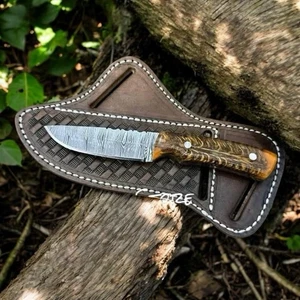 Cow Boy Hunter Knife - Damascus Blade With Pine Cone Resin Handle - Picture 1 of 1