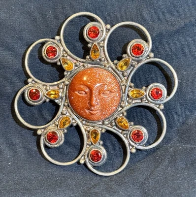 Солнцезащитная брошь Sajen из стерлингового серебра с подвеской из стекловолокна с гранатом и цитрином 16 - Изображение 1 из 4