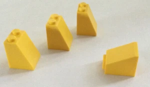 4 x LEGO 3678b Yellow 2x2x2 Brick Slope 65 Degree Creator/Fabuland/Lorry/MOC - Picture 1 of 2