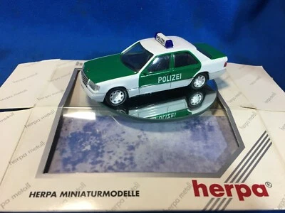 HERPA 1:43 POLIZEI - MERCEDES-BENZ E 320 LIMOUSINE Cod. 070195 - Immagine 1 di 2