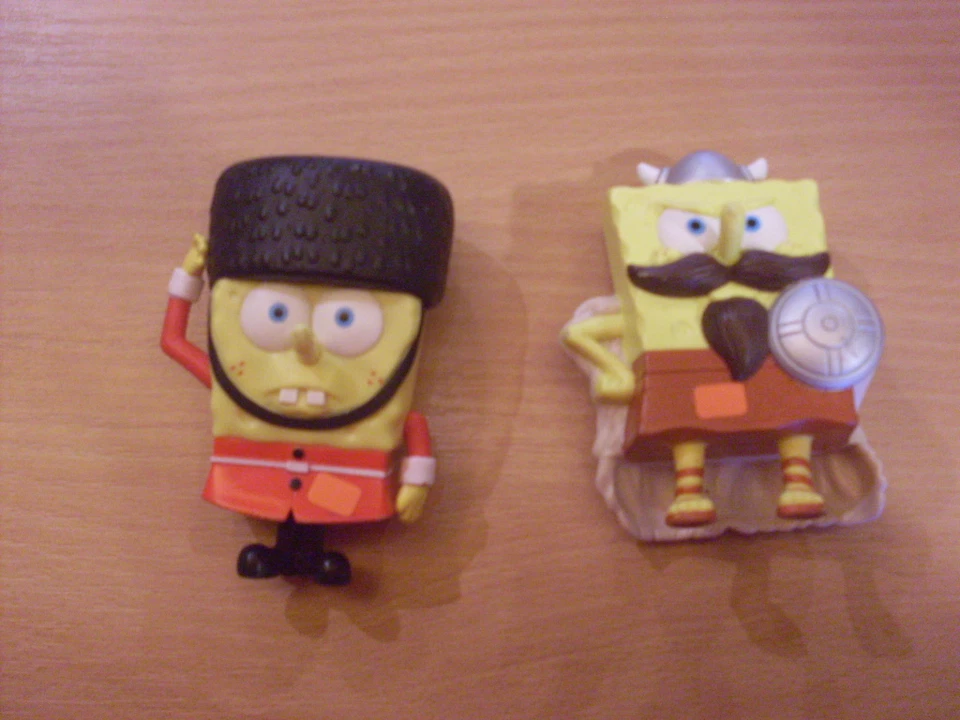 SpongeBob Schwammkopf Figur: Wikinger oder Britische Wache (Burger King 2005) LM - Bild 1 von 1