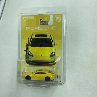 Nuevo Matchbox 70 Años Porsche Panamera Amarillo 04/06 Con Protector Foto 1 de 2