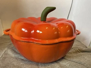 Technique Orange Pumpkin 3 Qt. Enameled Cast Iron Dutch Oven EUC - Picture 1 of 18