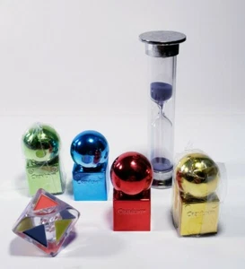 Cranium Primo Edition Game Replacement Pieces Movers x4, Dice and Glass Timer - Picture 1 of 2