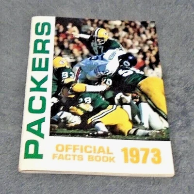 1973 NFL FOOTBALL MEDIA GUIDE GREEN BAY PACKERS VERY RARE AND IN EXCELLENT CONDI - Image 1 of 4