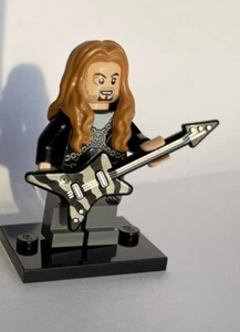 100% Lego ROCKER HEAVY METAL Kette Torso lange Haare ROCK STAR mit Gitarre - Bild 1 von 4
