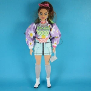 Mattel 2020 Barbie Extra Puppe Exclusive aus 5er Pack grün braune Haare kurvig HGB61 - Bild 1 von 17