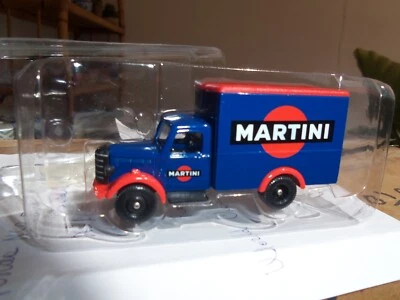 Corgi-1-43--BEDFORD 30 CWT Truck "MARTINI"--bleu-rosso----obsoleto in blister--- - Immagine 1 di 4