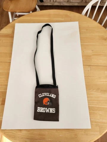 Cleveland Browns Gameday Pouch Purse Carry all Officially Licensed Product NFL Cover