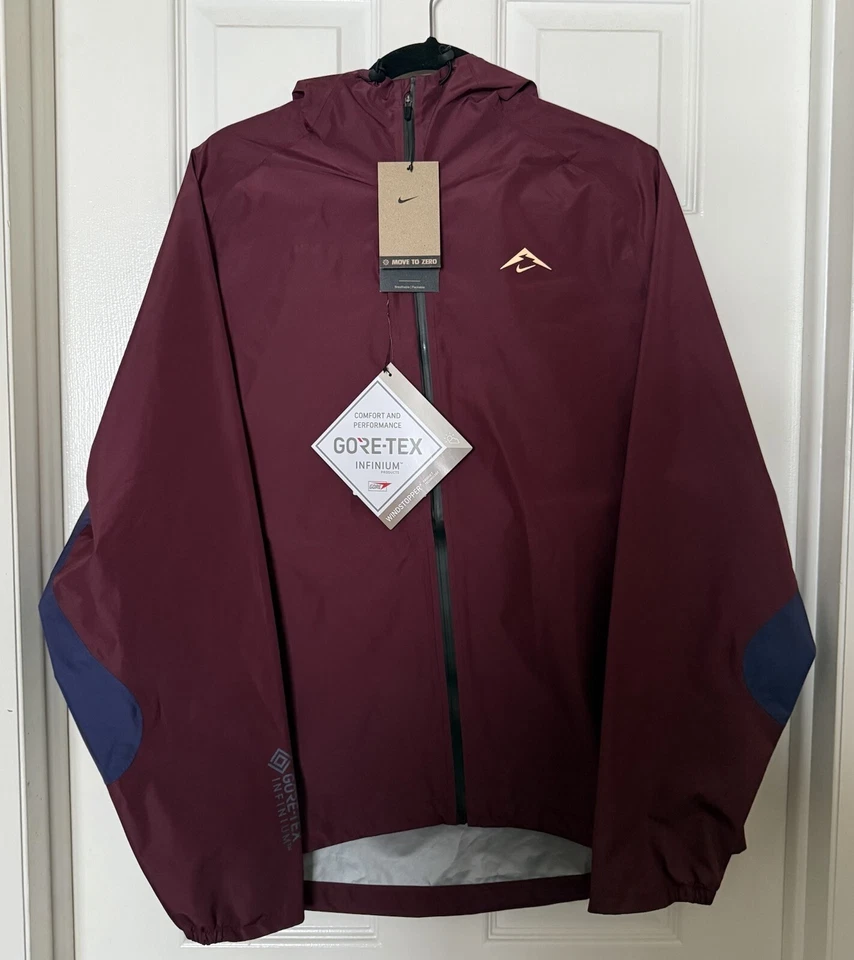 Medium- Nike Men’s Trail Cosmic Peaks GORE-TEX INFINIUM Jacket FB7532-681