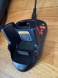 Motorola SPN4772A desktop charger base for MTH800 radio - Afbeelding 1 van 8