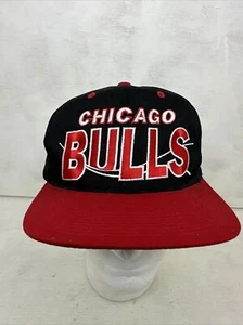 Vintage 90er Chicago Bulls Druckknopflasche Mütze/Kappe NBA - Spielzeit - schneller Versand - Bild 1 von 8