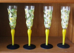 Unique hand-painted champagne glasses. Set of 4 glasses. Funky champ.. glasses. - Picture 1 of 3