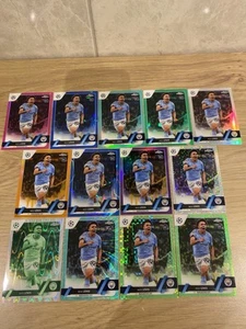 Pacchetto arcobaleno 2023 Topps Chrome UCC Rico Lewis RC Manchester City #163 - Foto 1 di 11