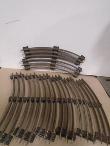 8 SECTIONS LIONEL O GAUGE 031 CURVE TRACK 31" DIAMETER GOOD USABLE CONDITION - Picture 1 of 3