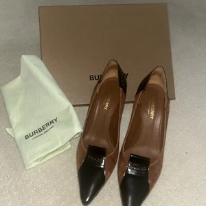 Size 37 1/2 7.5 Burberry Elmoon Pump Shoe In Suede/Leather EUC - Picture 1 of 6