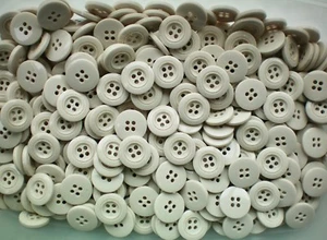 18mm 28L Light Stone Beige Cream 4 Hole Polished Craft Jacket Buttons (S92) - Picture 1 of 1