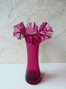 Fabulous Vintage Victorian Style Ruby Glass Frilled Rim Vase - Picture 1 of 9