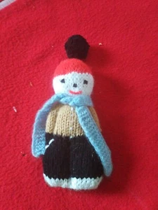 Strickpuppe  Gestrickte Puppe mit Schal Unikat 22cm Erbschaft  - Bild 1 von 5