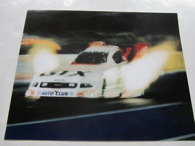 Fotografía de carreras de arrastre divertida de autos Mustang John Force Castrol GTX original de la NHRA Foto 1 de 3