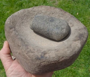 MORTERO DE PIEDRA Y MANO-MAZO PEQUEÑO, Condado de Napa, California - Imagen 1 de 11