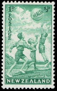 NEW ZEALAND - 1940 - CHILDREN AT PLAY - 1p+1/2p grn - Sc #B16 - MVLH VF - Picture 1 of 2