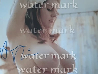 Foto Ristampata Firmata Di ALEXANDRA DADDARIO 8"x11". #10