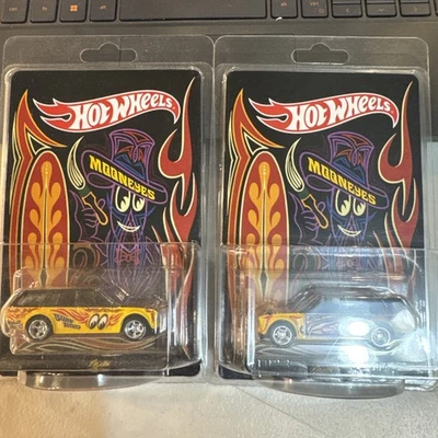 HOT WHEELS 2019 JAPAN COLLECTORS CONVENTION LEFT & RIGHT DATSUN BLUEBIRD WAGON  - Image 1 of 2