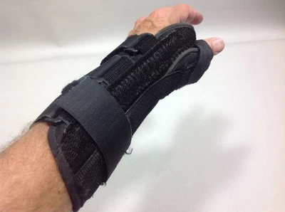 Donjoy Wrist Brace Left Medium Black Used - Image 1 of 4