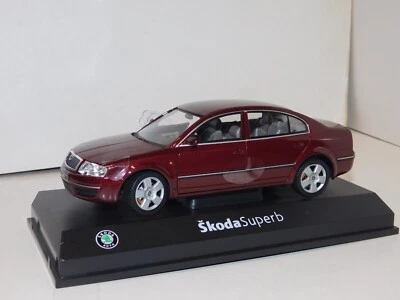 SKODA SUPERB 4-PORTA 2001 ABREX 1:24 - Immagine 1 di 4