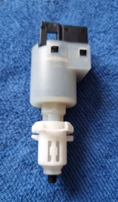 TRW2867 B365 Alfa Romeo Fiat brake light switch sensor pedal Original - Image 1 of 4