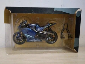 Altaya 1:12 Yamaha YZR-M1 2004 Valentino Rossi 46 1/12 Corriere 48/72 Ore - Foto 1 di 7