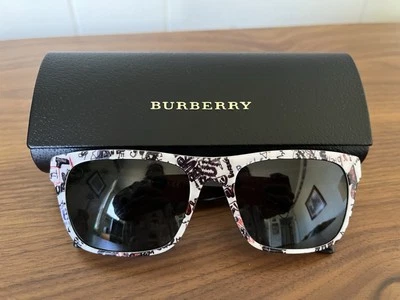 博柏利涂鸦印花太阳镜 B4268 — 第 1/4 张图片