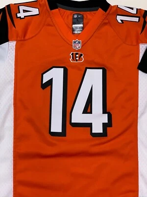 Camiseta de fútbol americano de los Cincinnati Bengals Andy Dalton juvenil 14 16 jugadores de la NFL en el campo Foto 1 de 4