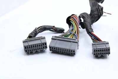 1992 Toyota Camry  2.2L  auto connector computer engine ecu 89661-33060 e8 - Image 1 of 3