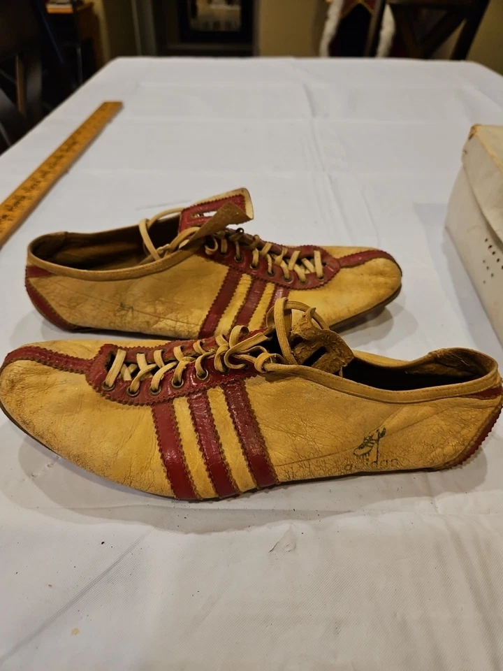 ¡Zapatillas Adidas vintage años 50 con caja original!! Foto 1 de 4