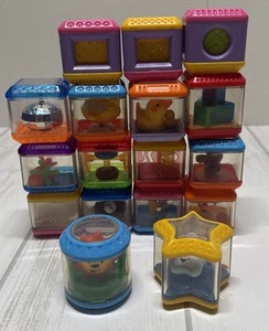 Lotto 17 blocchi Fisher Price peek a boo Touch and feel forme sensoriali - Foto 1 di 7