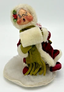 1988 Annalee 7 inch Christmas Caroler - Free Shipping - Picture 1 of 14